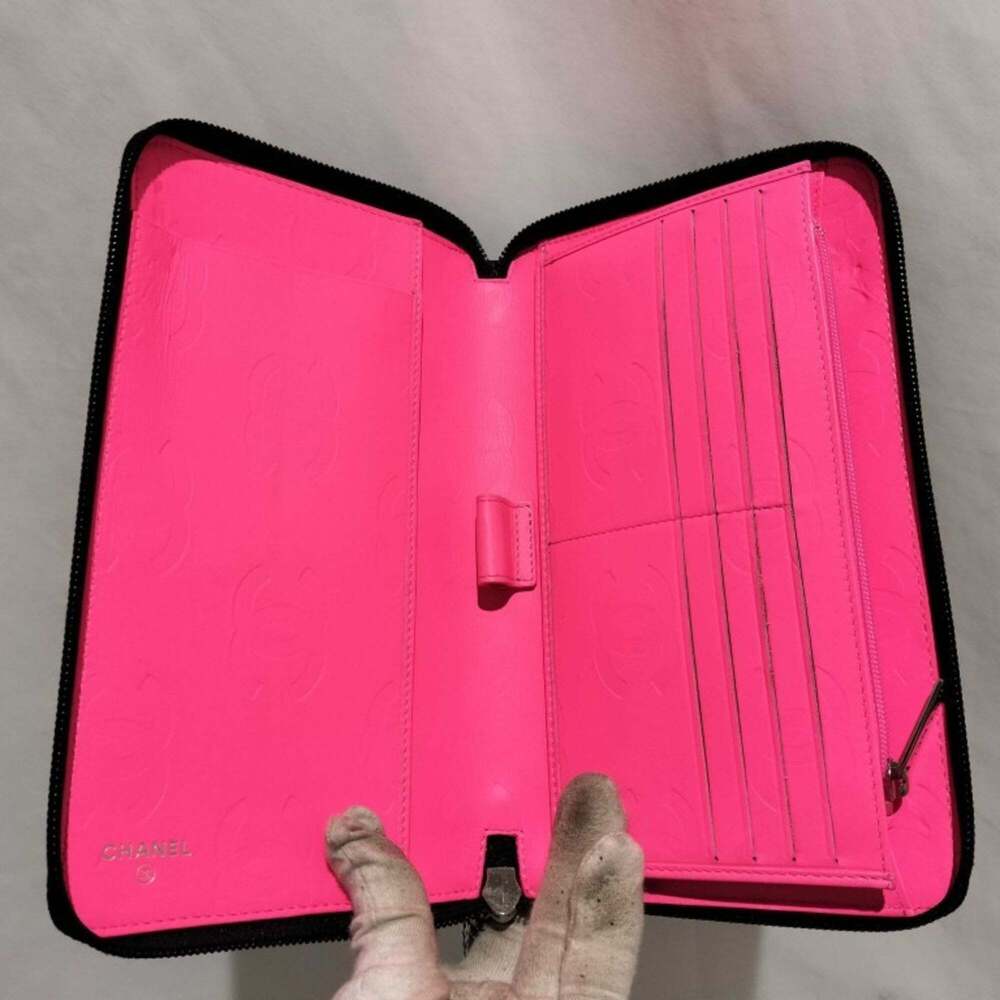 CHANEL Authentic Black Leather Logo Wallet - Picture 8 of 10